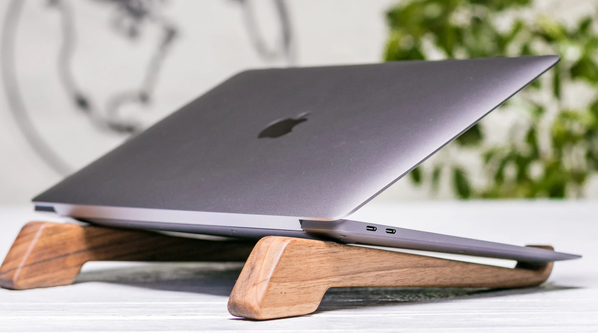 Play, learn, work - MacBook Air